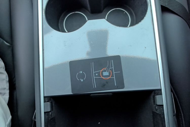 Tesla Model 3 2021 car image #14