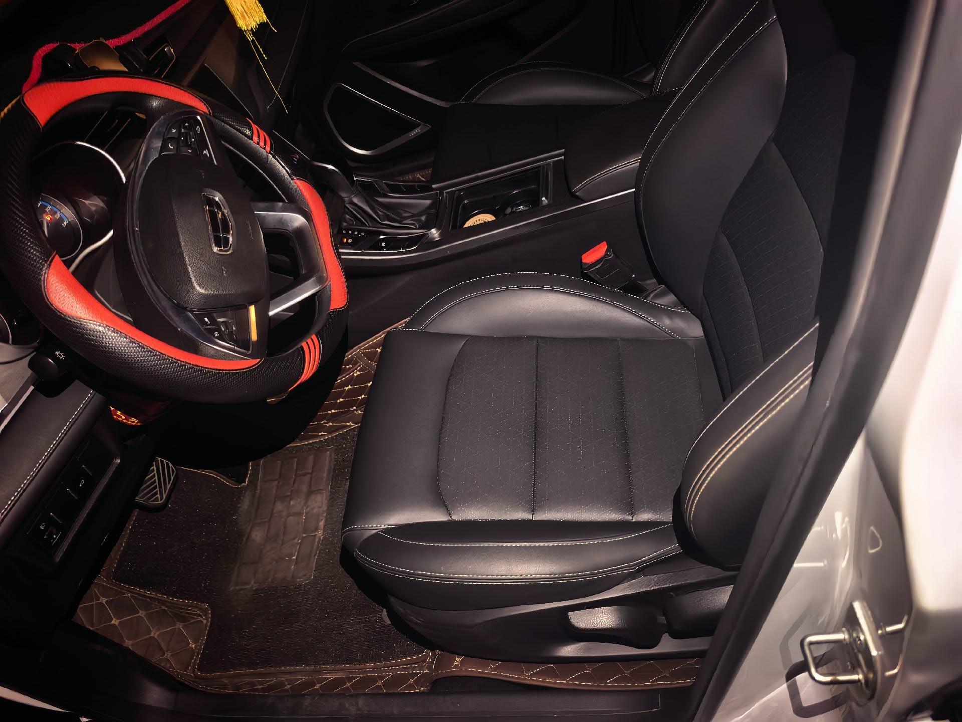 GEELY Emgrand 2020 car image #4