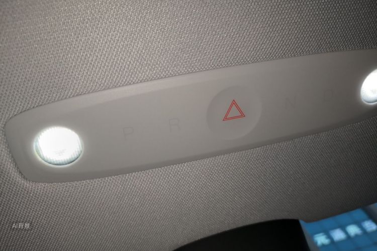 Tesla Model 3 2024 car image #16