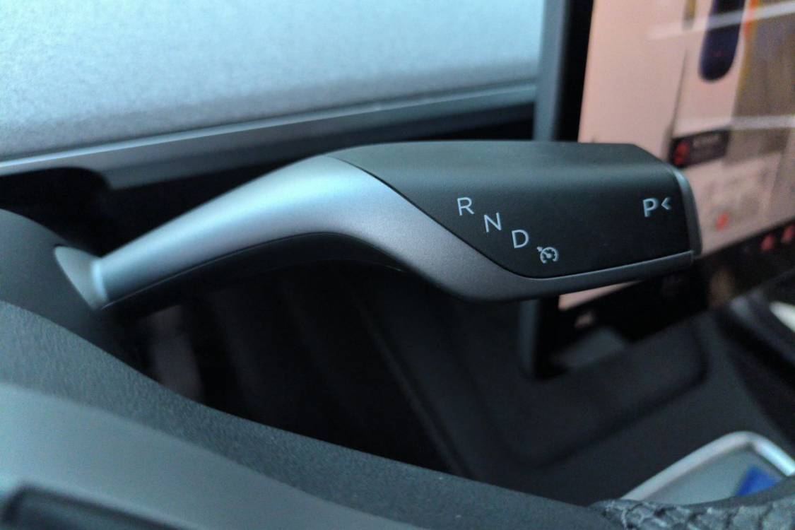 Tesla Model Y 2024 #27 Tesla Model Y 2024 car image #27