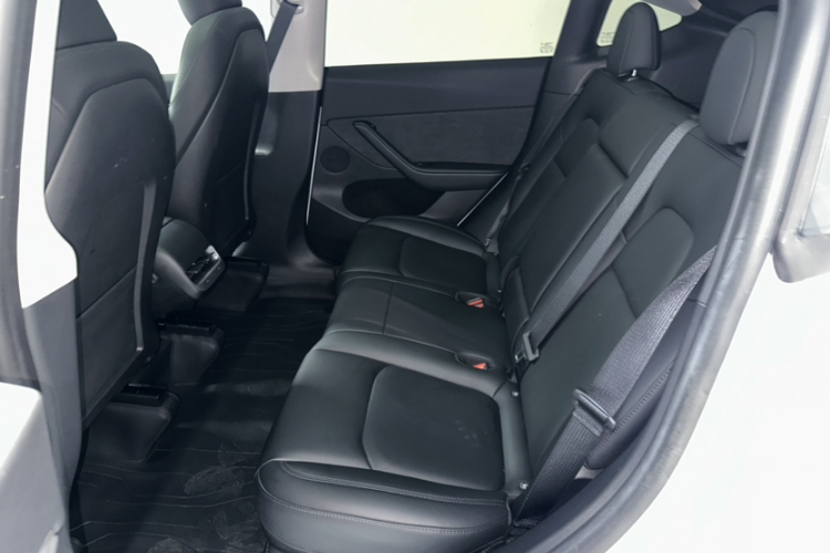 Tesla Model Y 2023 #11 Tesla Model Y 2023 car image #11