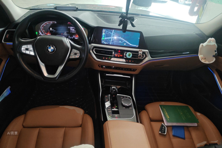 BMW 3 Series 2019 car image #11