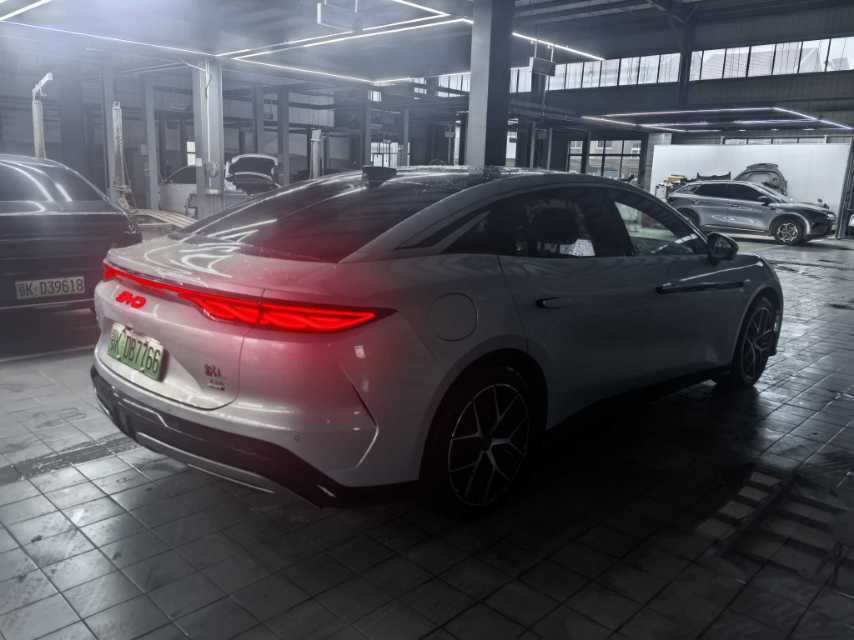 BYD HanL 2025 صورة سيارة #6