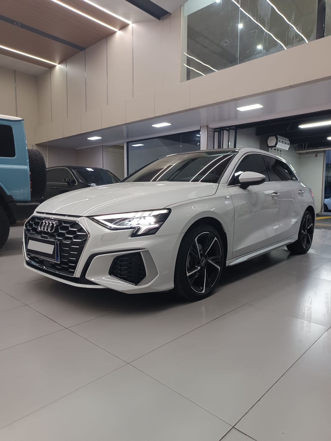 2023 2023 immagine di auto