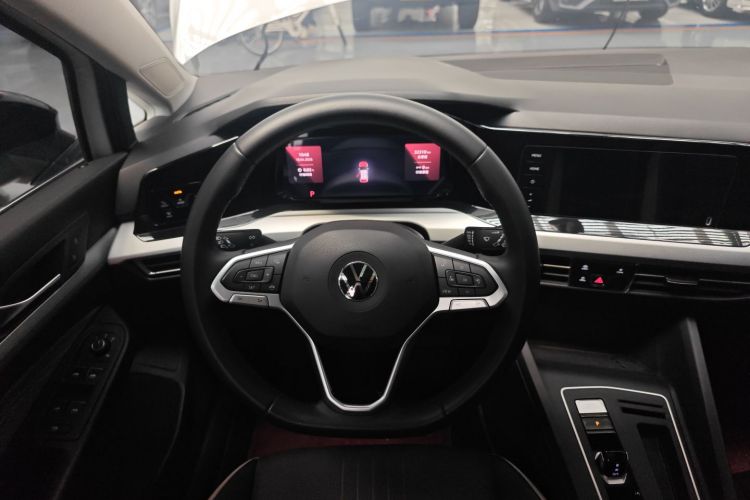 Volkswagen Golf 2024 صورة سيارة #15