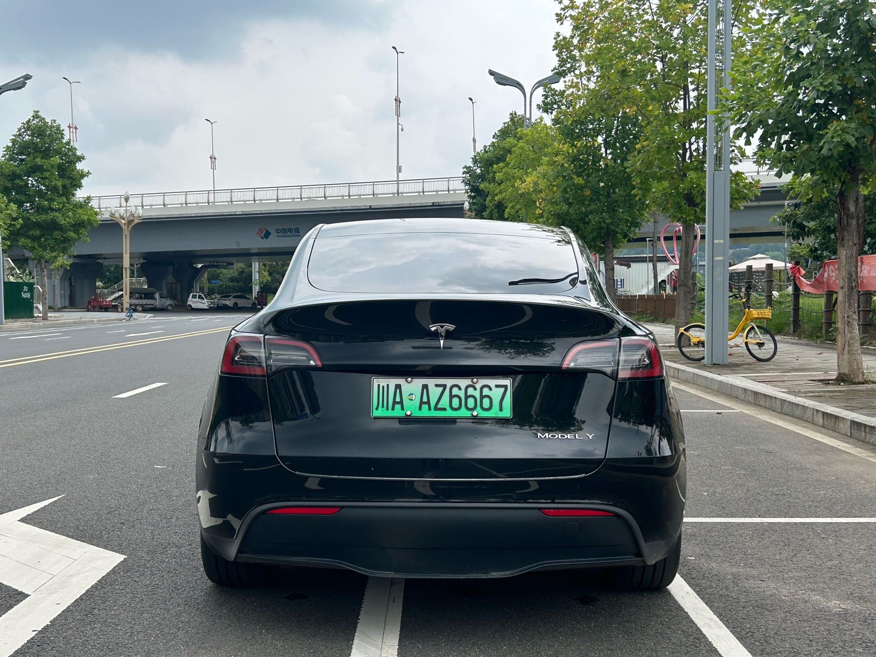 Tesla Model Y 2023 car image #5