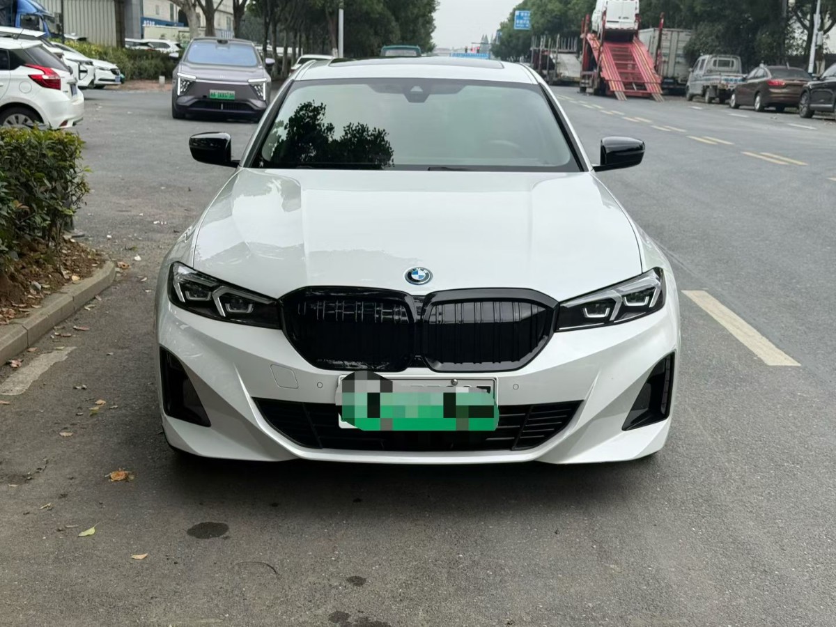 BMW i3 2023 immagine di auto #2