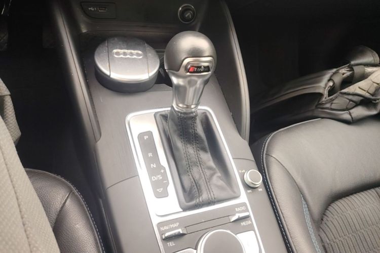 Audi A3 2019 car image #14