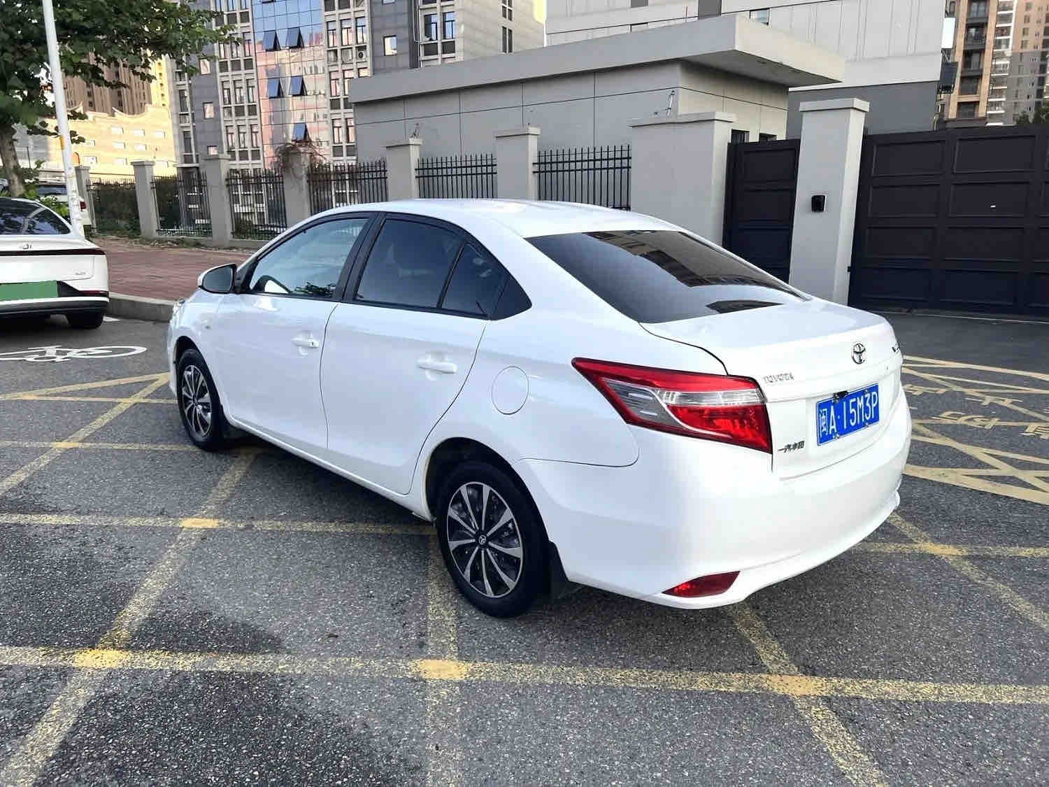 Toyota Vios 2015 image de voiture #6