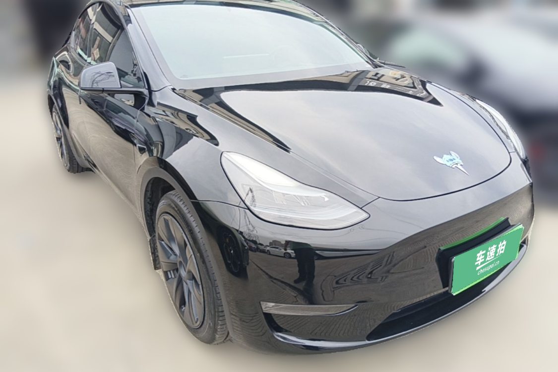 Tesla Model Y 2024 صورة سيارة #2