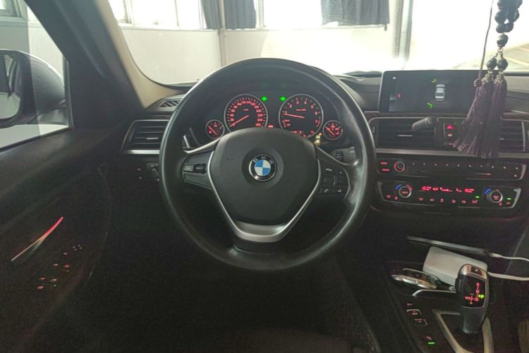 BMW 3 Series 2019 #15 BMW 3 Series 2019 immagine di auto #15