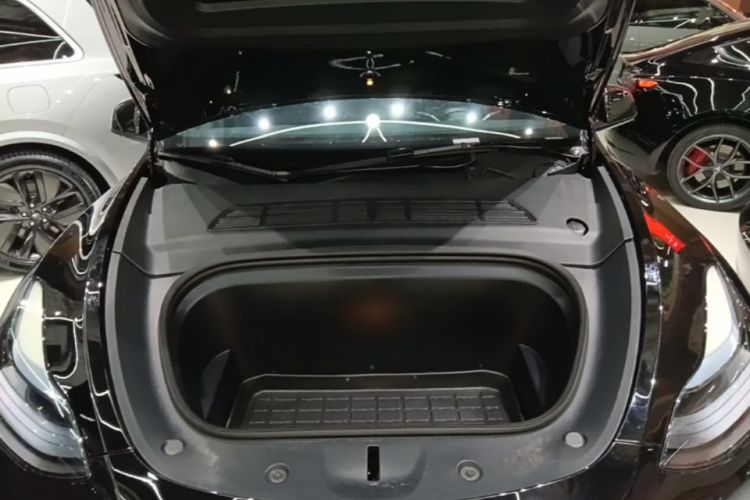 Tesla Model Y 2023 #20 Tesla Model Y 2023 car image #20