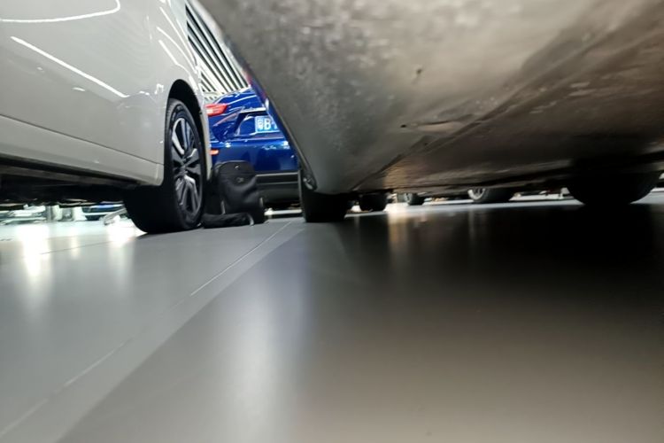 Tesla Model 3 2023 car image #27