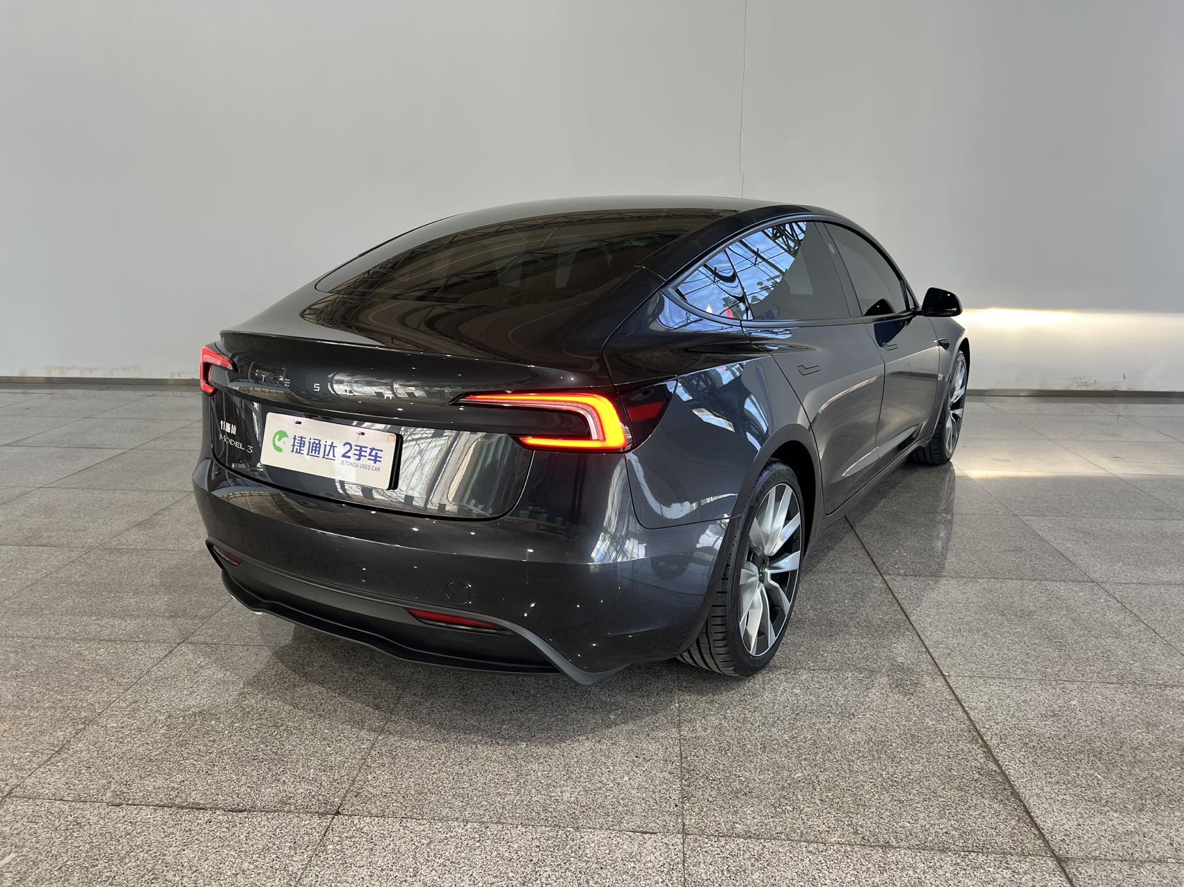 Tesla Model 3 2024 car image #9