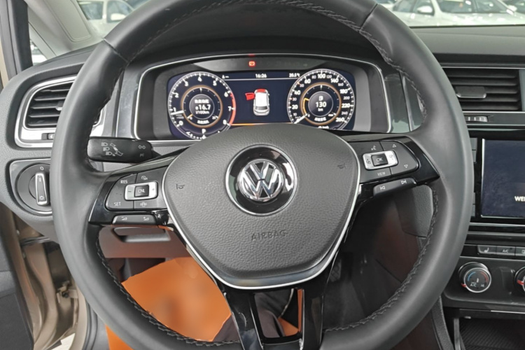 Volkswagen Golf 2019 #11 Volkswagen Golf 2019 صورة سيارة #11