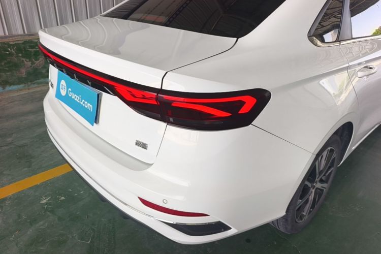 GEELY Emgrand 2021 car image #8