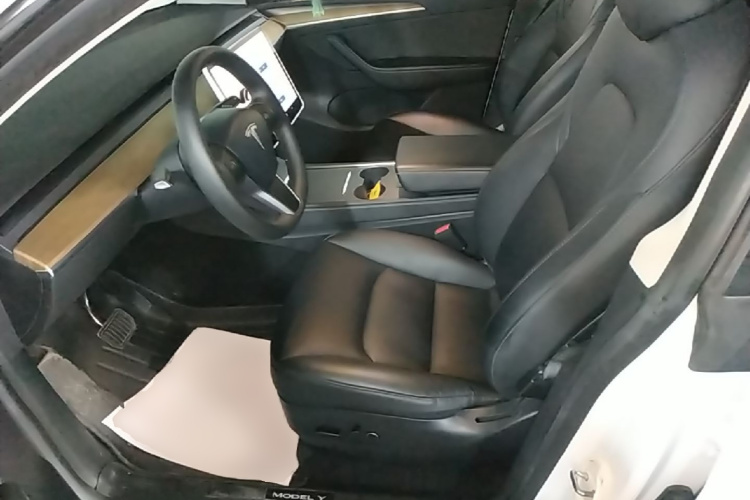 Tesla Model Y 2023 #19 Tesla Model Y 2023 car image #19