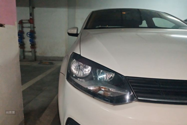 Volkswagen Polo 2015 car image #8
