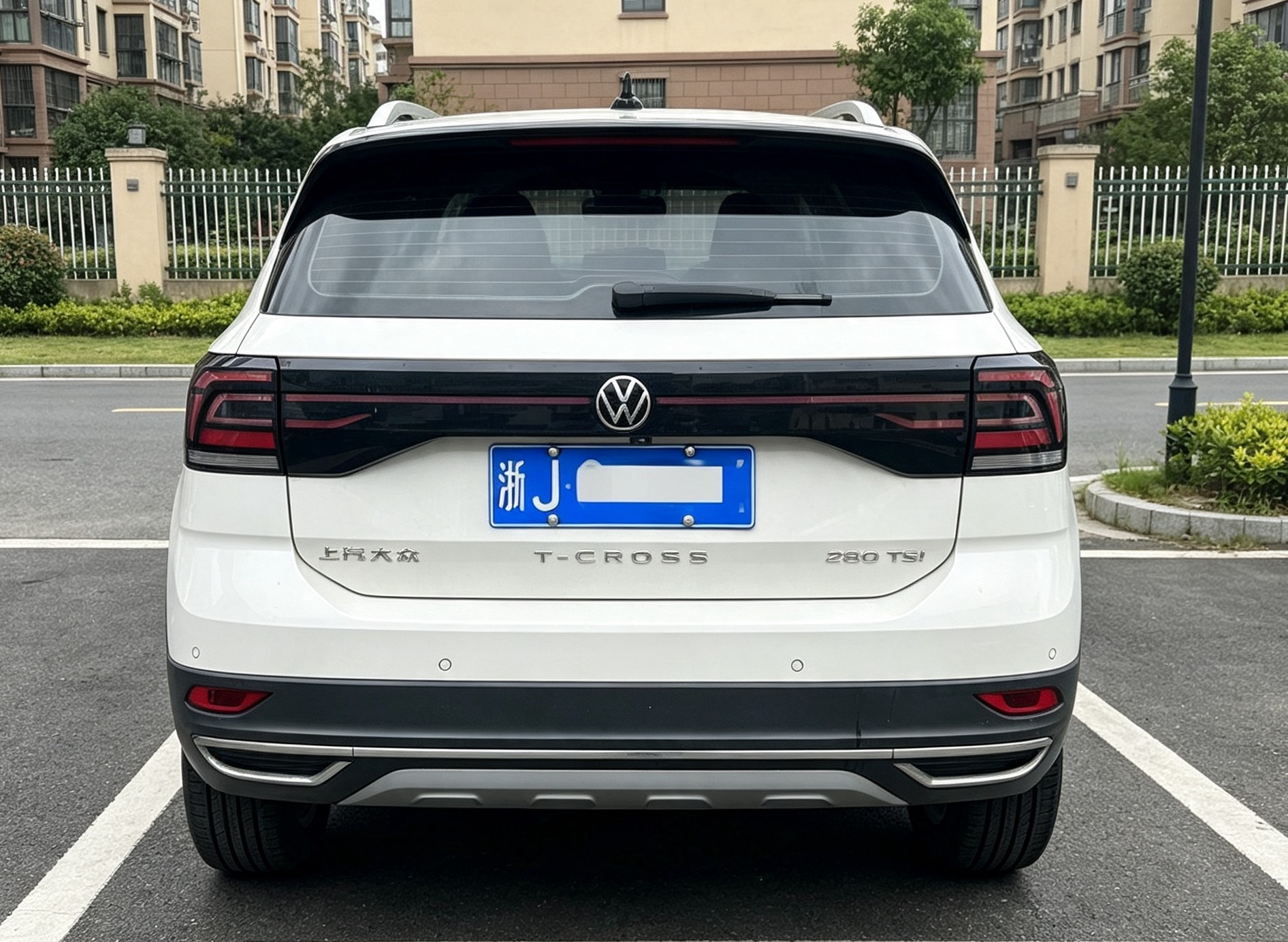 Volkswagen T-Cross 2021 #4 Volkswagen T-Cross 2021 صورة سيارة #4