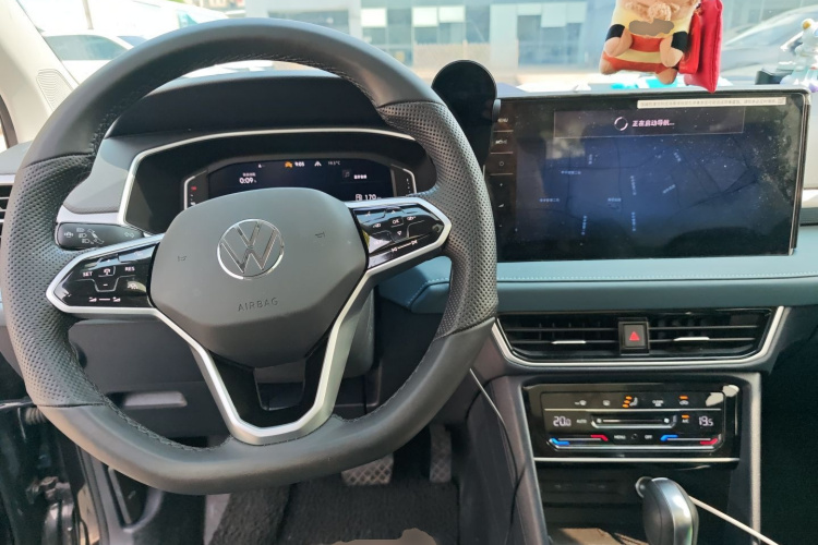 Volkswagen Tharu 2024 car image #11