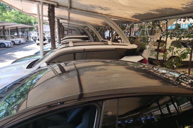 Tesla Model Y 2023 car image #25