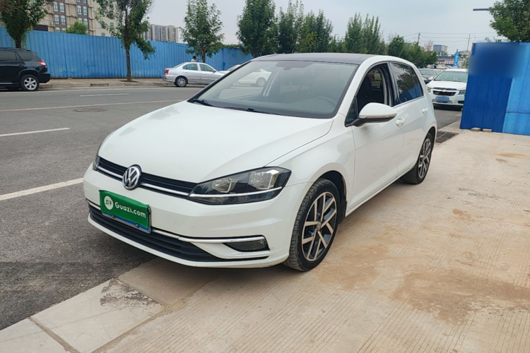 Volkswagen Golf 2018 car image #2