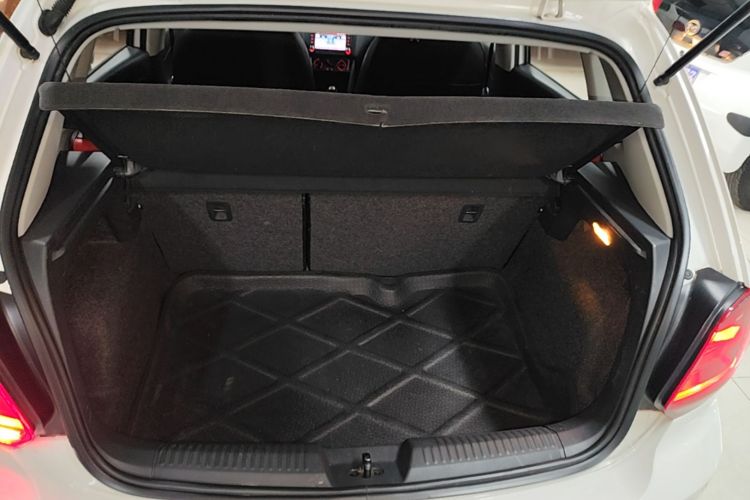 Volkswagen Polo 2016 #19 Volkswagen Polo 2016 car image #19