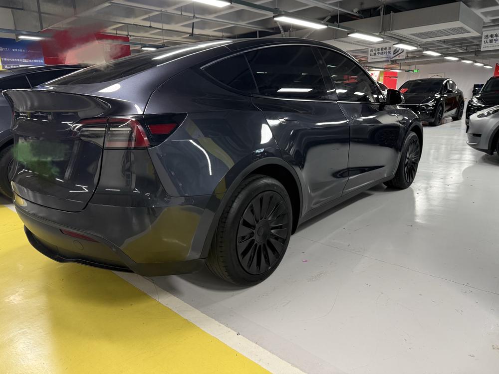 Tesla Model Y 2024 car image #5