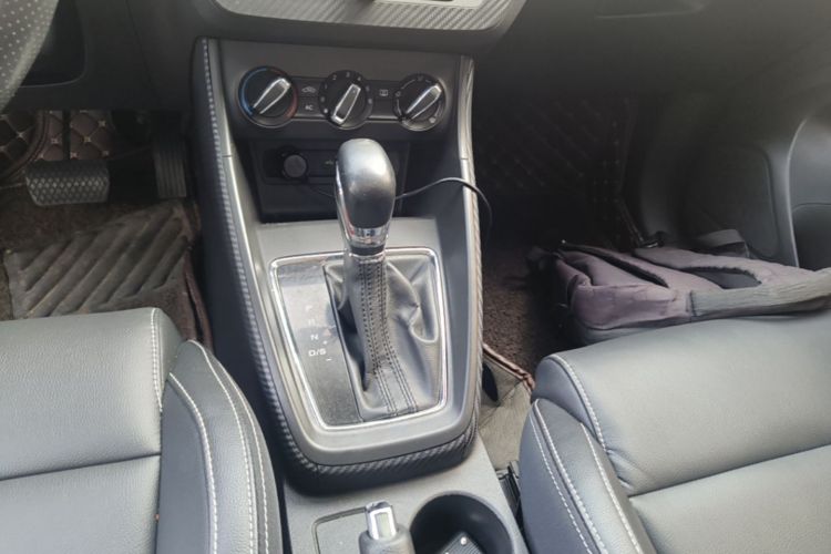 MG ZS 2018 car image #14