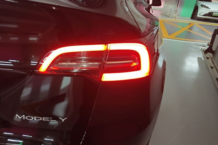 Tesla Model Y 2023 #8 Tesla Model Y 2023 immagine di auto #8