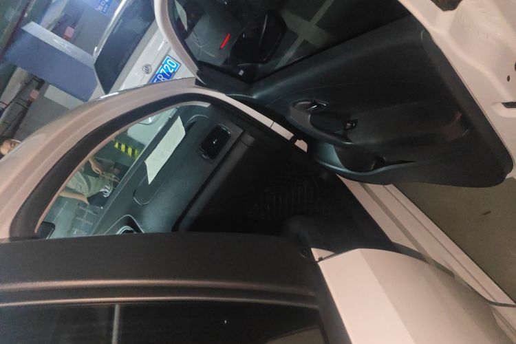 Volkswagen Polo 2018 car image #21