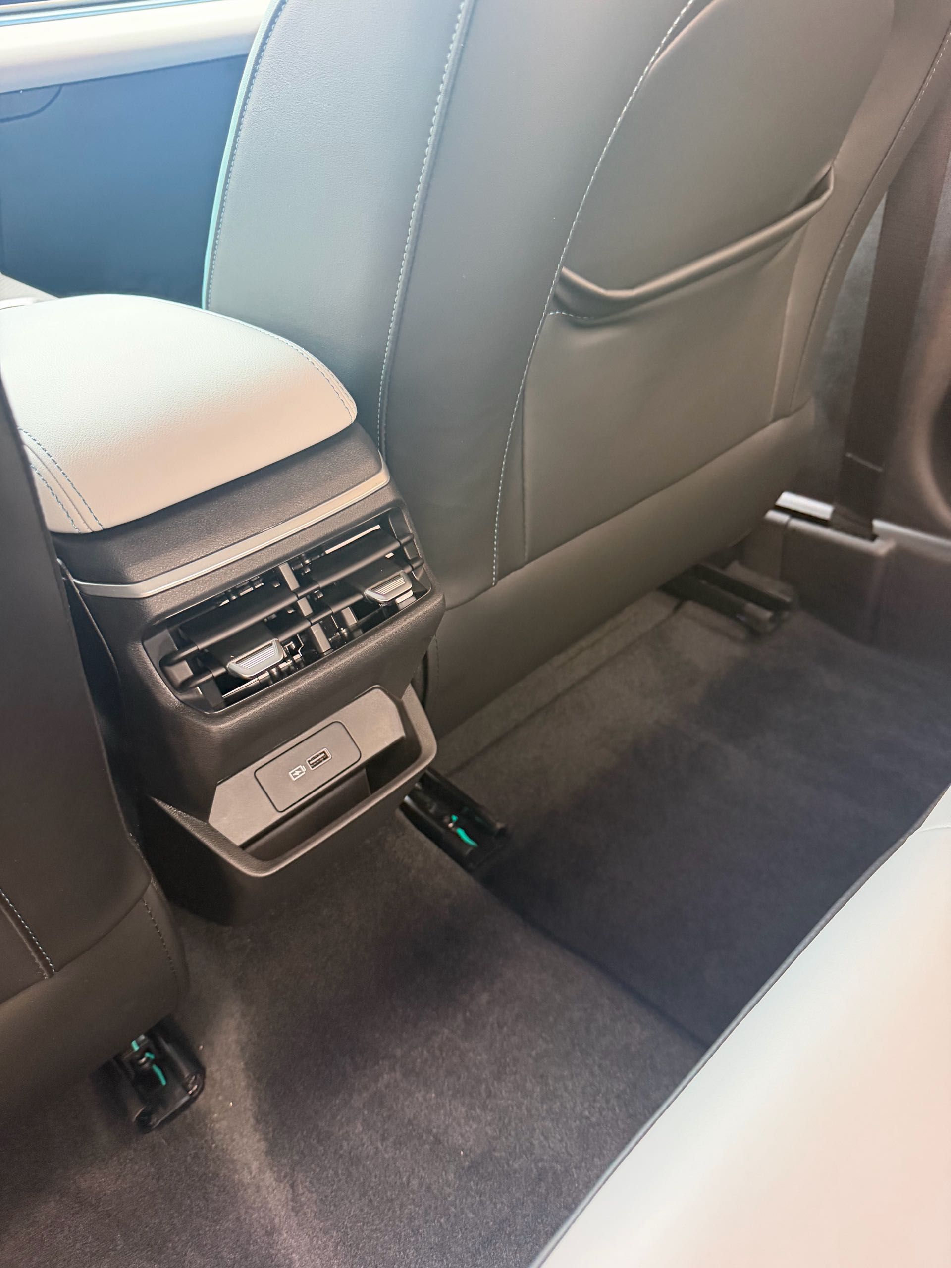 GEELY Emgrand 2023 #12 GEELY Emgrand 2023 car image #12