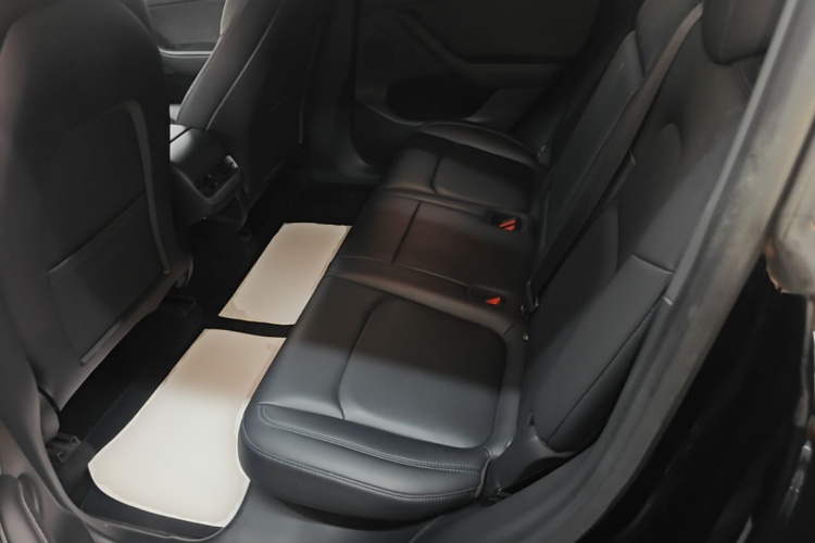 Tesla Model Y 2022 car image #17