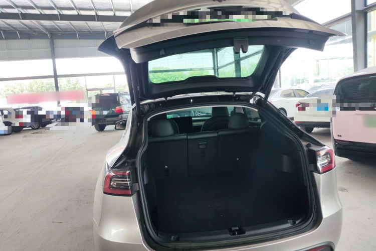 Tesla Model Y 2023 #21 Tesla Model Y 2023 car image #21