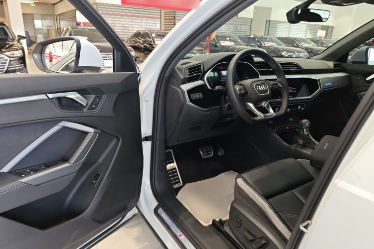 Audi Q3 2024 image de voiture #16