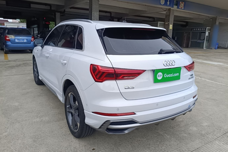 Audi Q3 2021 car image #7