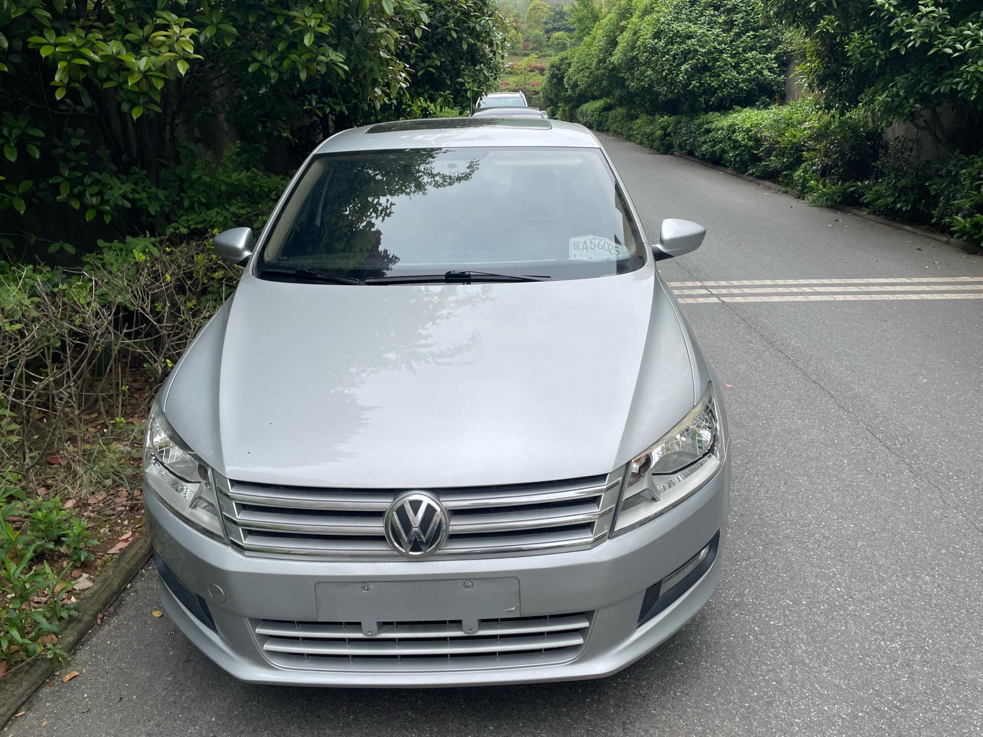 Volkswagen Santana 2013 car image #2