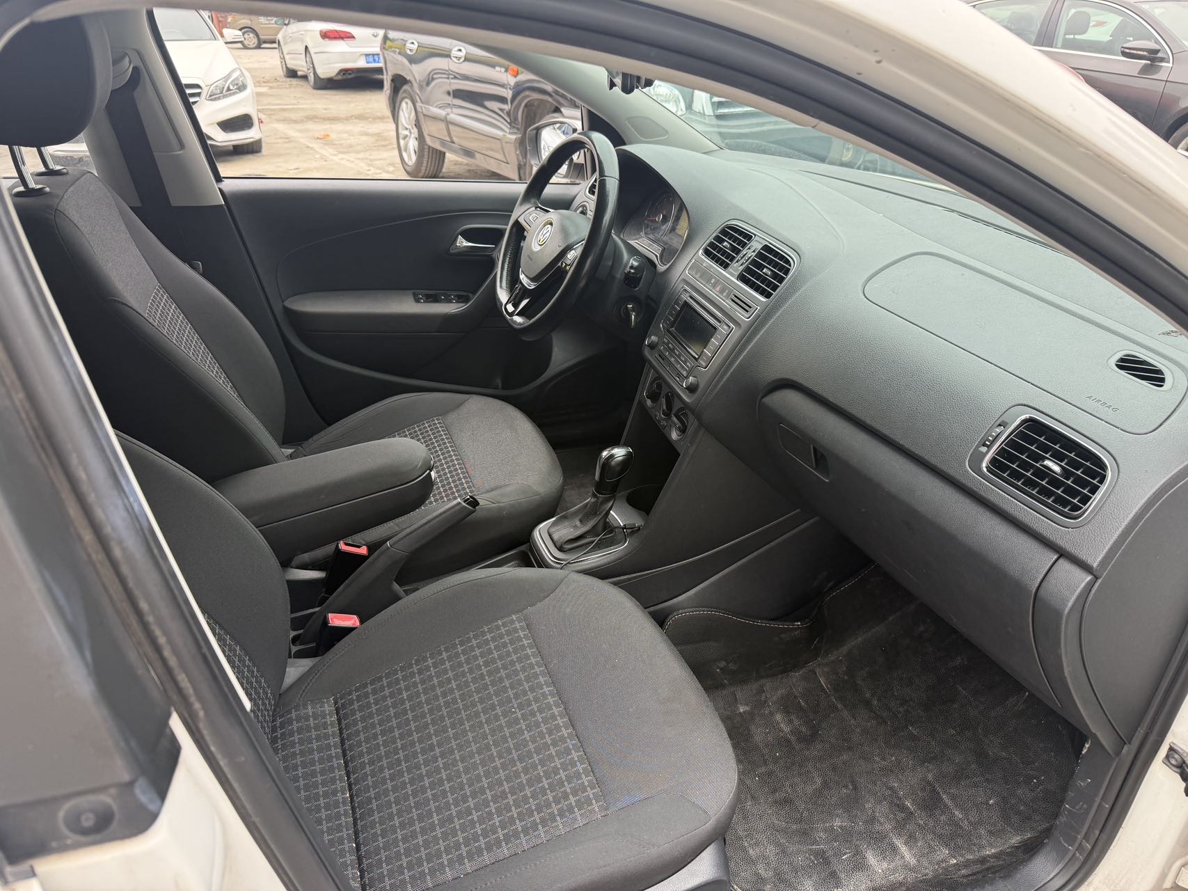 Volkswagen Polo 2015 #4 Volkswagen Polo 2015 car image #4