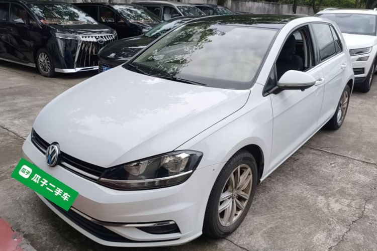 Volkswagen Golf 2019 car image #2