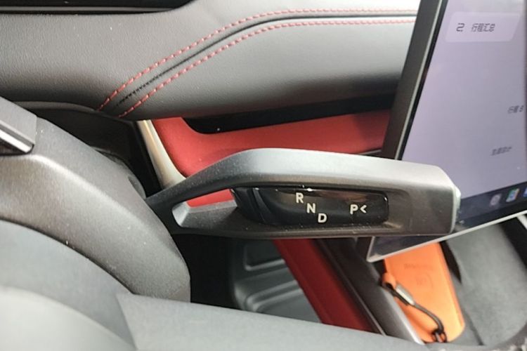 MI SU7 2025 immagine di auto #18