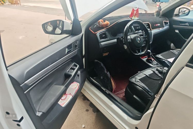 Volkswagen Lavida 2018 car image #18