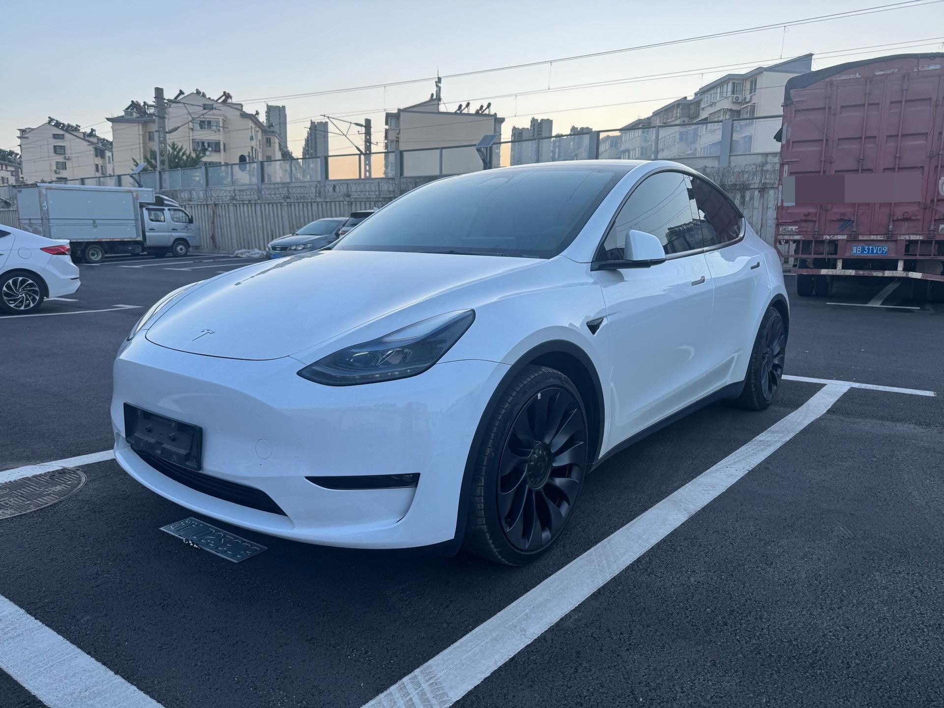Tesla Model Y 2024 car image 