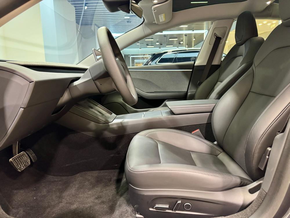 Tesla Model 3 2024 car image #21