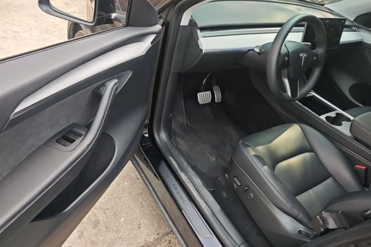 Tesla Model Y 2023 #16 Tesla Model Y 2023 car image #16