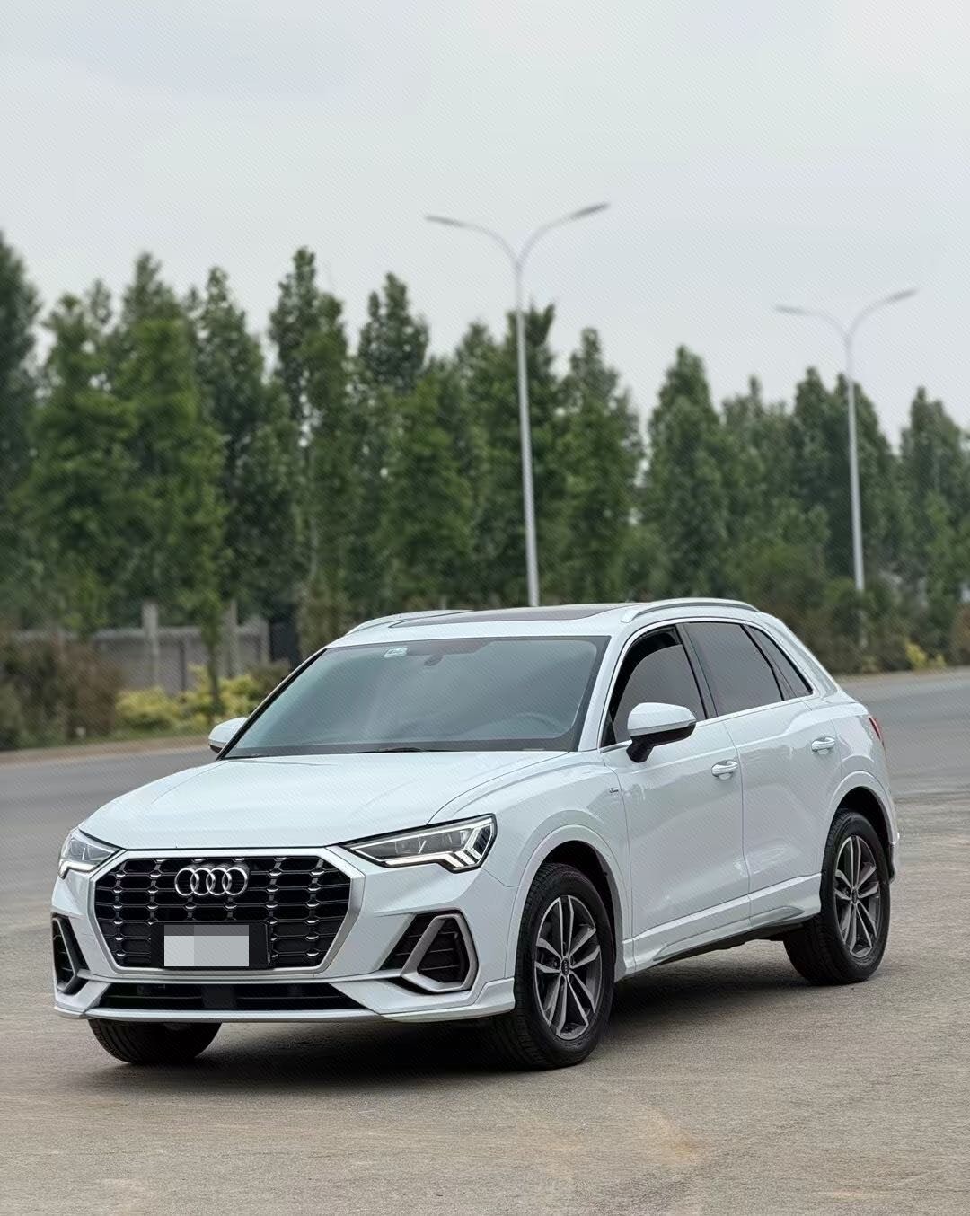 Audi Q3 2021 car image 