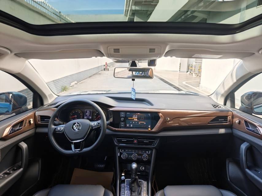 2019 immagine di auto #5