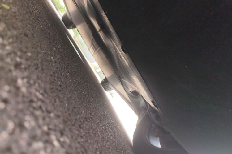 Tesla Model Y 2024 immagine di auto #26