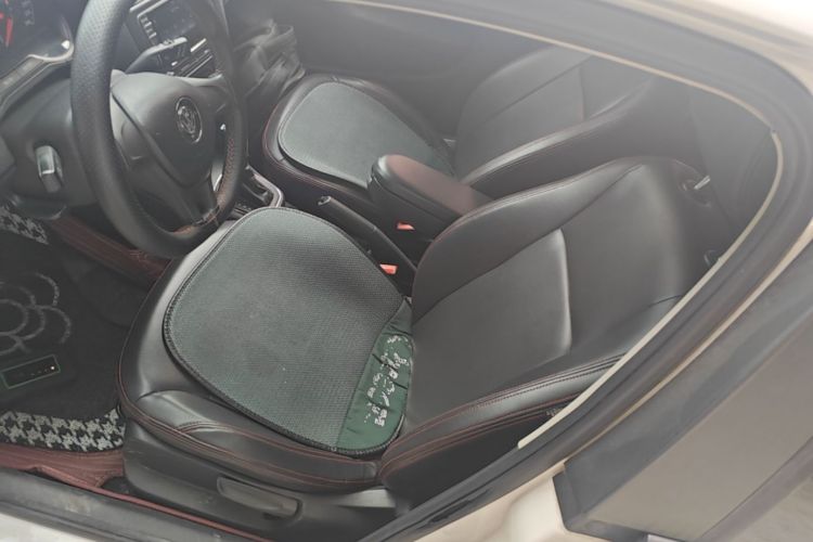 Volkswagen Polo 2017 car image #15