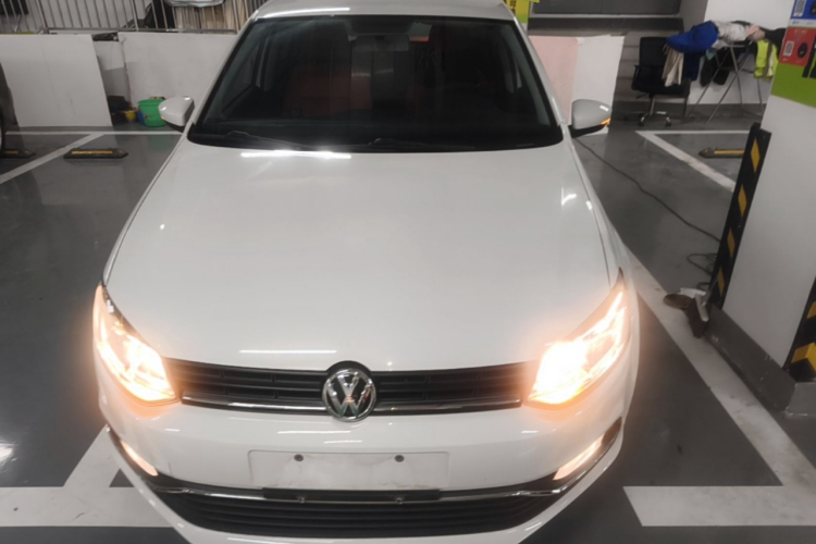 Volkswagen Polo 2018 car image #3