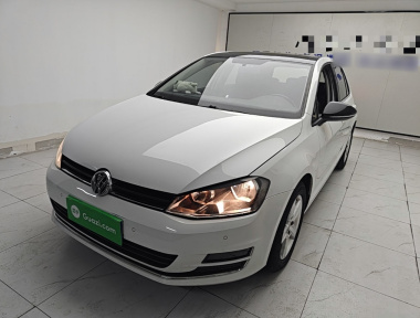 Volkswagen Golf 2017 Volkswagen Golf 2017 صورة سيارة